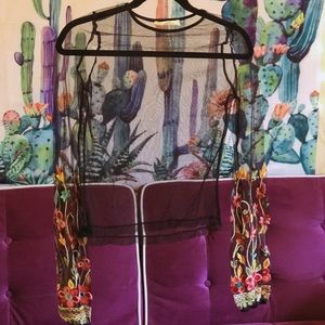 Mesh embroidered floral sleeve top